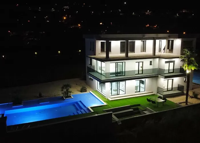 Noel Imotski Makarska فيلة Donji Proložac